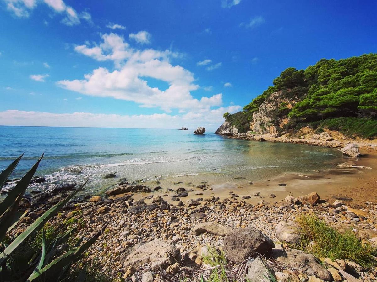 Theea Cottage - Wonderful Sea Views Chlomos Extérieur photo