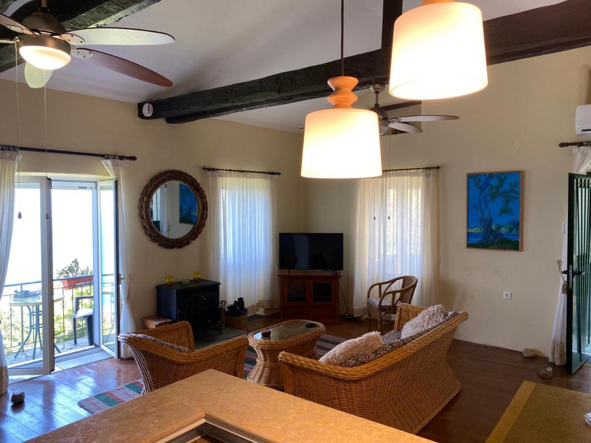 Theea Cottage - Wonderful Sea Views Chlomos Extérieur photo