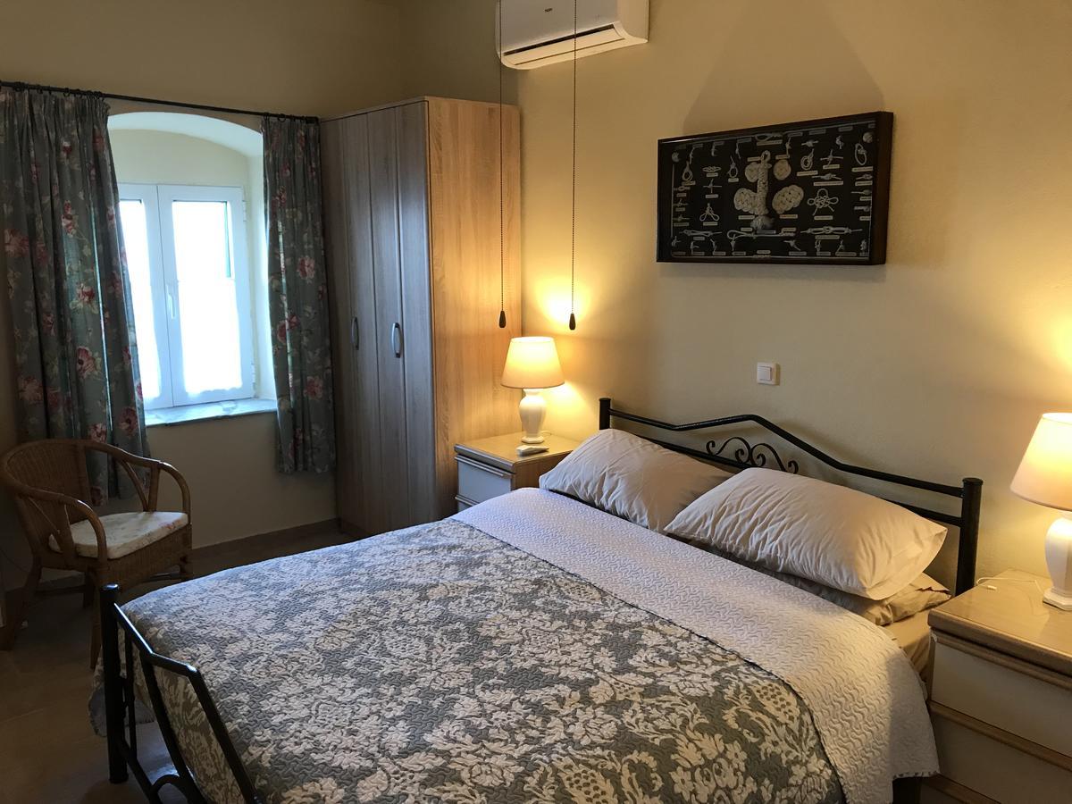 Theea Cottage - Wonderful Sea Views Chlomos Extérieur photo