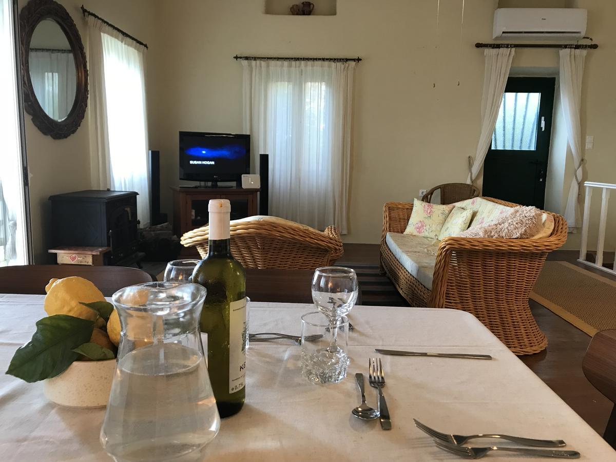 Theea Cottage - Wonderful Sea Views Chlomos Extérieur photo