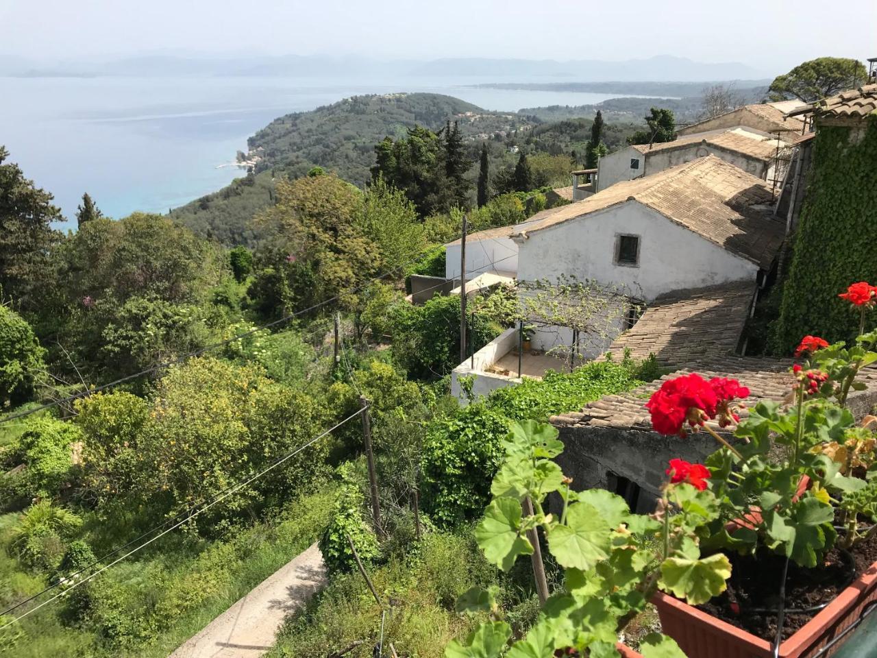 Theea Cottage - Wonderful Sea Views Chlomos Extérieur photo